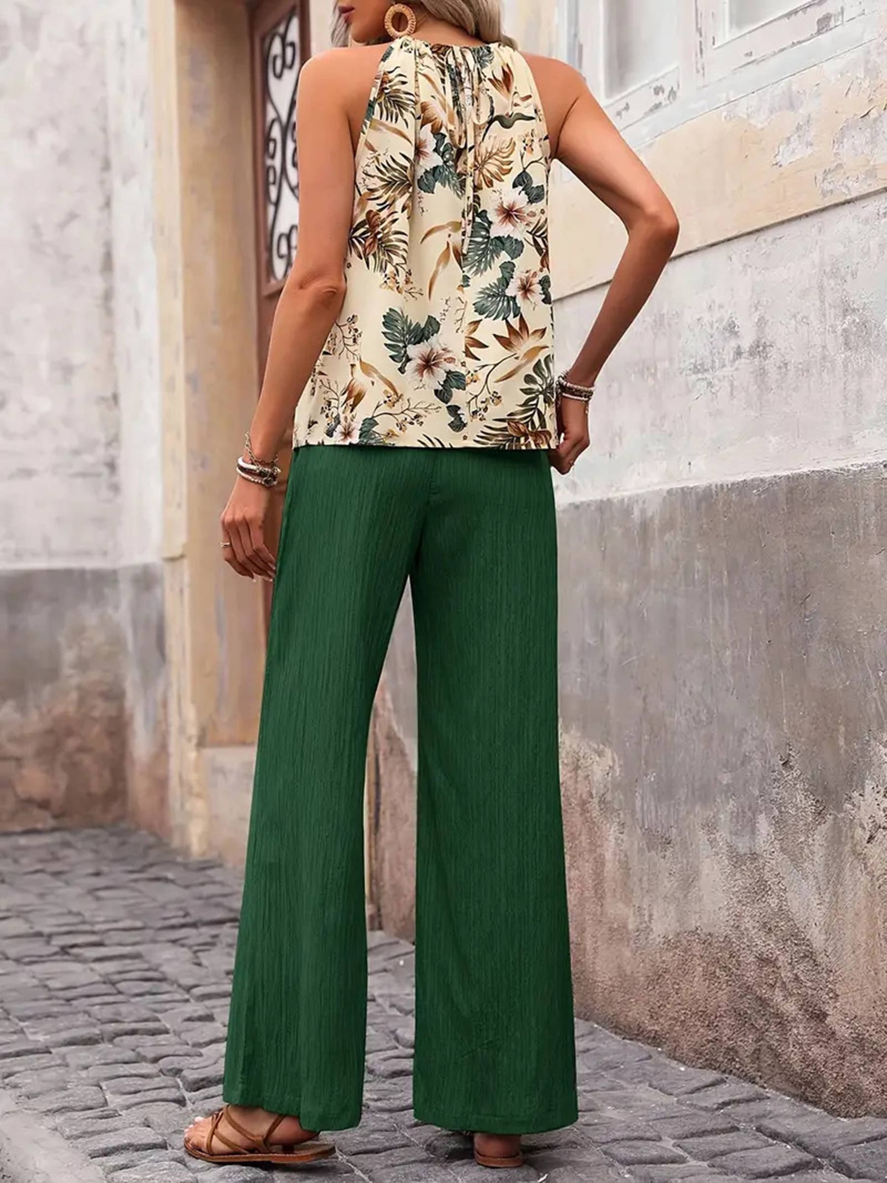 Two Piece Set Of Sleeveless Top and Pants